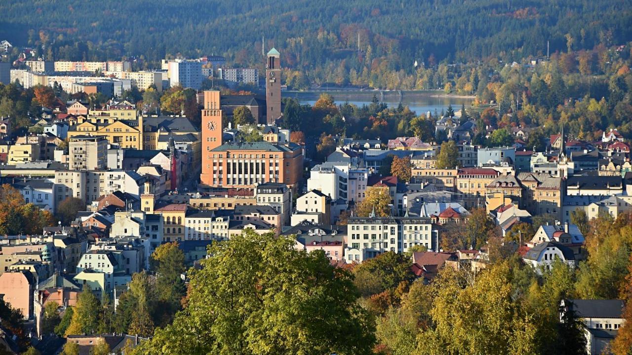 Hotel Petrin Jablonec nad Nisou Exteriör bild